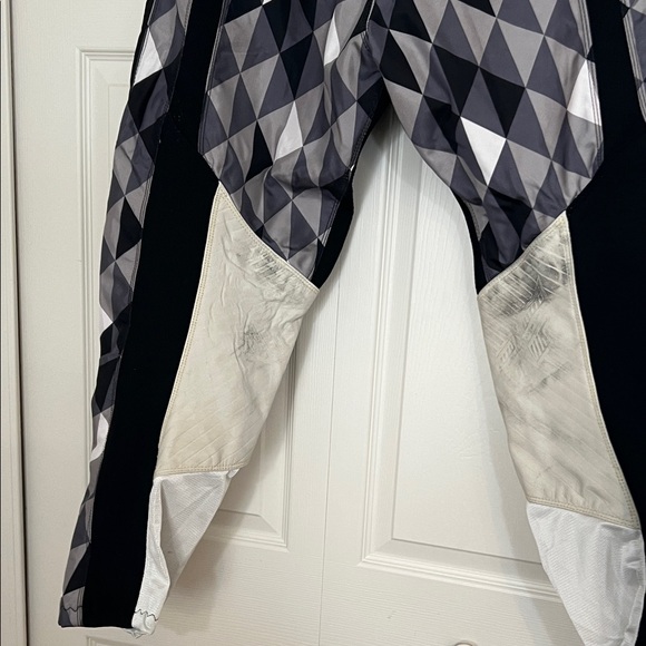 Fox Men's Triangular Patterned Black and White Pants - Picture 7 of 8